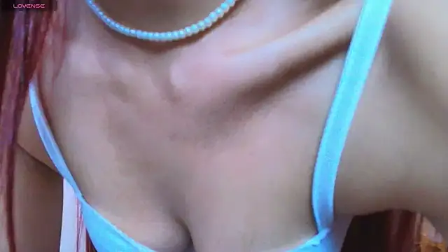 ViolethRosse online show from April 22, 1:52 am