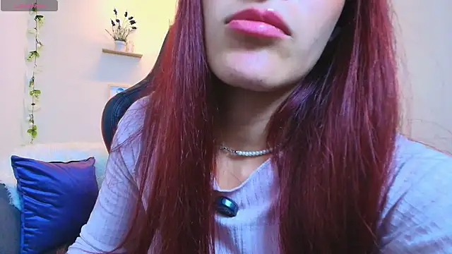 Snapshot of ViolethRosse chatting on April 28, 2:27 am ViolethRosse online show from April 28, 2:27 am