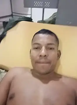 Snapshot of arnal32 chatting on October 11, 4:33 am arnal32 online show from October 11, 4:33 am