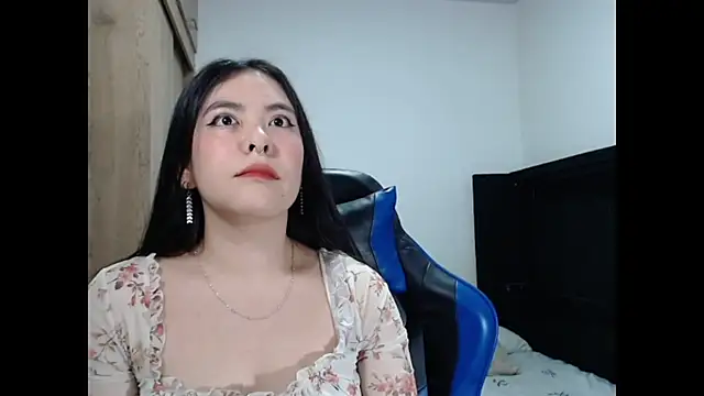 Snapshot of EloiseJun chatting on July 19, 11:19 pm EloiseJun online show from July 19, 11:19 pm