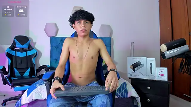 Snapshot of _taylor_black chatting on September 26, 2:10 pm  taylor black online show from September 26, 2:10 pm