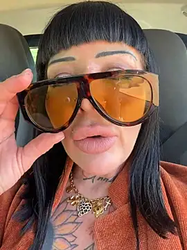 ASSERINAAA online show from April 17, 9:56 am