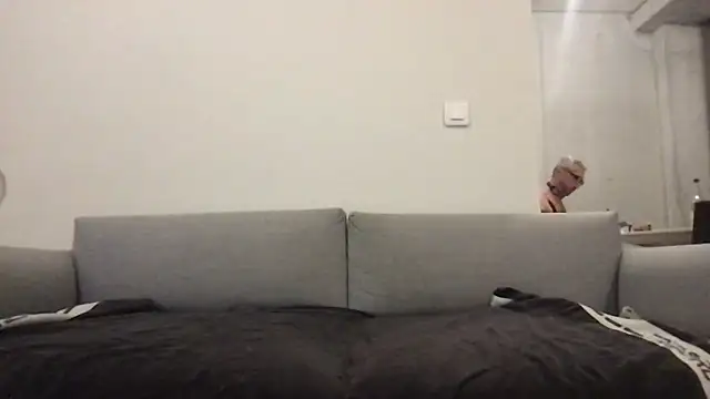 Snapshot of Zaak91190 chatting on March 8, 7:17 pm Zaak91190 online show from March 8, 7:17 pm