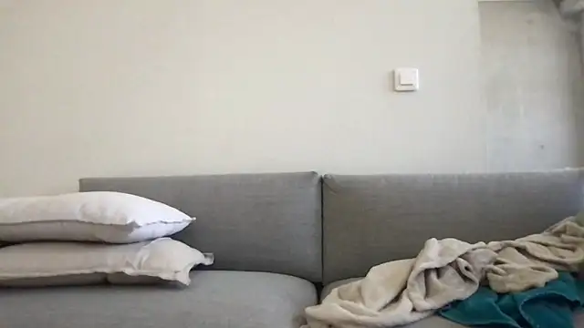 Snapshot of Zaak91190 chatting on March 9, 9:35 am Zaak91190 online show from March 9, 9:35 am