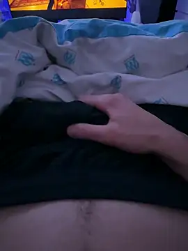 Snapshot of grossebite_77 chatting on March 3, 10:04 pm grossebite 77 online show from March 3, 10:04 pm