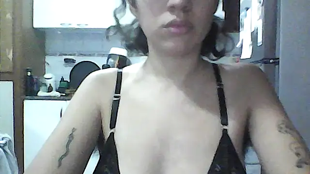 Snapshot of loliporomero chatting on April 4, 6:49 pm loliporomero online show from April 4, 6:49 pm