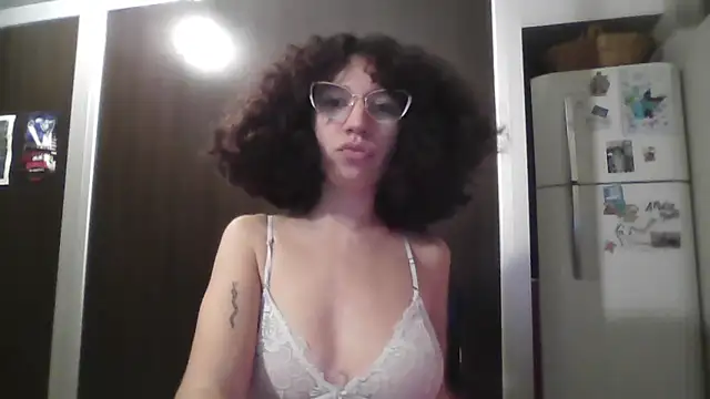 Snapshot of loliporomero chatting on June 21, 2:25 am loliporomero online show from June 21, 2:25 am