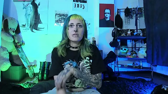 kattusauruss online show from May 24, 2:49 am