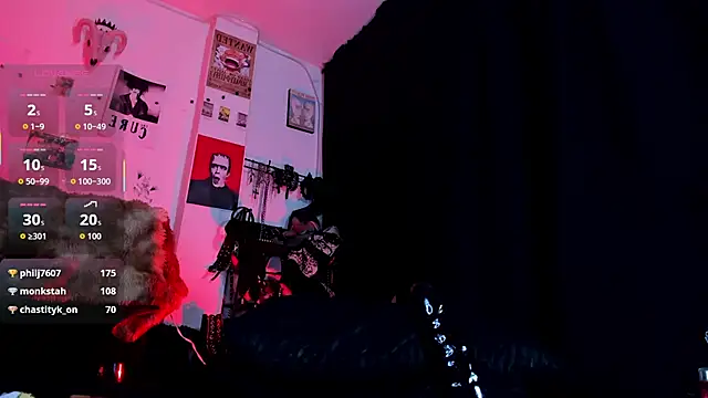 Snapshot of kattusauruss chatting on June 8, 1:28 am kattusauruss online show from June 8, 1:28 am