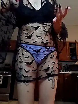 Snapshot of spoiledprincess4 chatting on September 24, 12:47 am spoiledprincess4 online show from September 24, 12:47 am