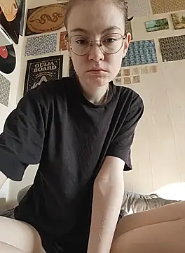 Snapshot of _arigins_ chatting on October 3, 8:11 am  arigins  online show from October 3, 8:11 am