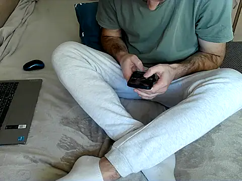 Snapshot of bul_boy chatting on February 24, 11:52 am bul boy online show from February 24, 11:52 am