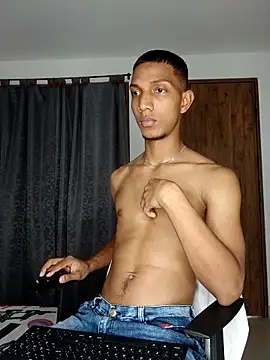 Snapshot of miguelmarcus chatting on September 11, 5:24 pm miguelmarcus online show from September 11, 5:24 pm