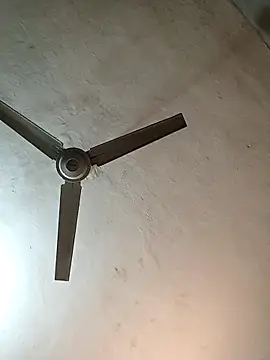 Snapshot of crees99 chatting on October 11, 2:11 am crees99 online show from October 11, 2:11 am