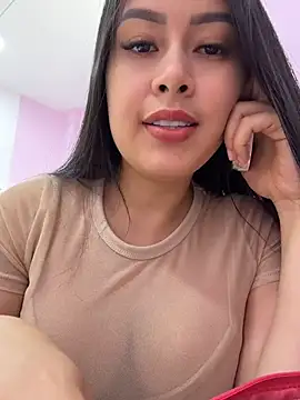 Snapshot of CrisMarulanda chatting on May 6, 5:07 pm CrisMarulanda online show from May 6, 5:07 pm