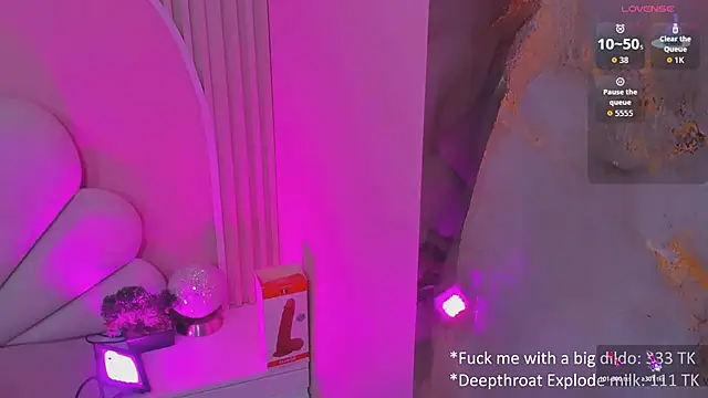 hinata dolly online show from February 5, 9:25 am