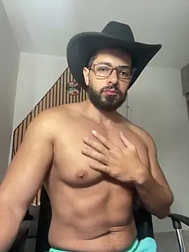 Snapshot of magnumchris chatting on February 13, 4:03 pm magnumchris online show from February 13, 4:03 pm