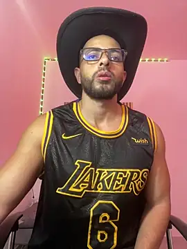 magnumchris online show from April 16, 5:14 pm