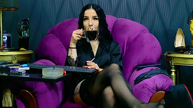 VivianReeve online show from April 1, 6:14 am