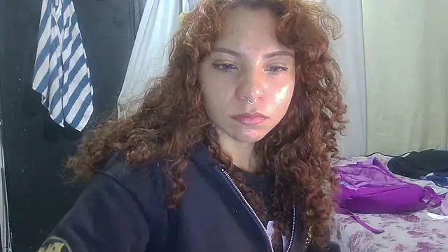 Snapshot of VioletV chatting on May 15, 12:28 am VioletV online show from May 15, 12:28 am
