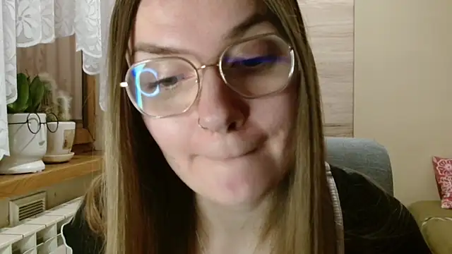 LooveELLYx online show from January 6, 5:33 am