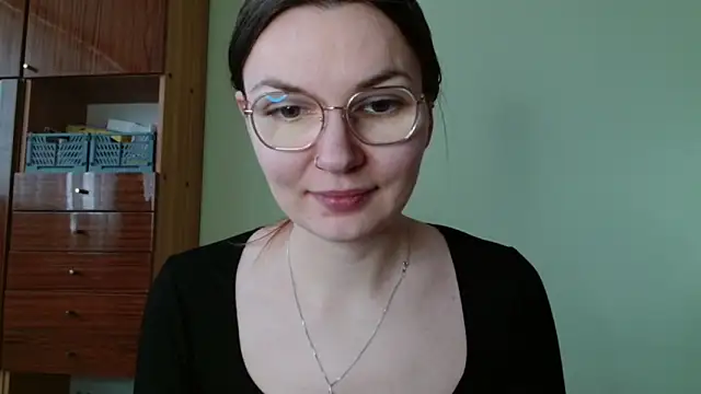 LooveELLYx online show from February 10, 2:32 pm