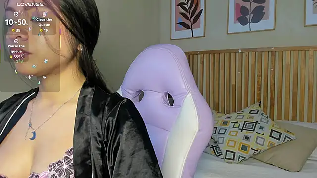 Snapshot of Sky_winter chatting on October 27, 2:10 pm Sky winter online show from October 27, 2:10 pm