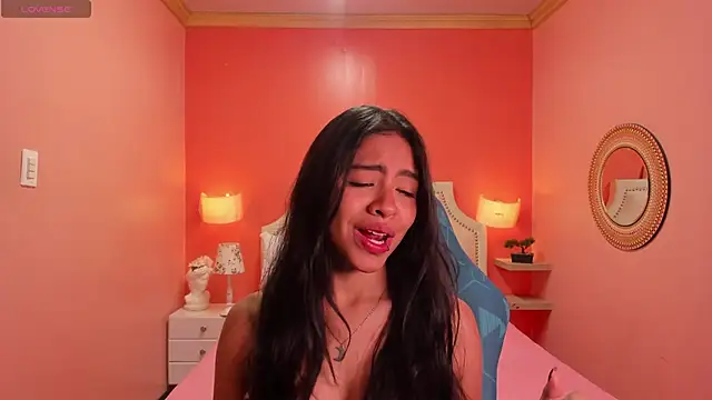 Snapshot of Sky_winter chatting on November 16, 3:06 pm Sky winter online show from November 16, 3:06 pm