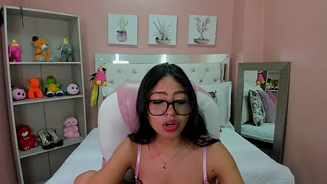 Snapshot of Sky_winter chatting on February 13, 2:24 pm Sky winter online show from February 13, 2:24 pm