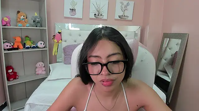 Snapshot of Sky_winter chatting on February 15, 3:31 pm Sky winter online show from February 15, 3:31 pm