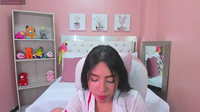 Snapshot of Sky_winter chatting on February 26, 2:16 pm Sky winter online show from February 26, 2:16 pm