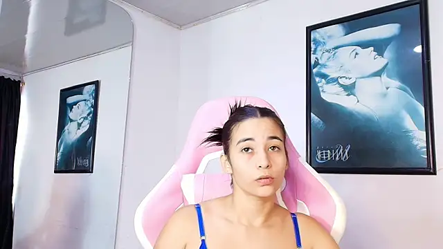 Snapshot of GraceWallace_ chatting on July 29, 8:07 pm GraceWallace online show from July 29, 8:07 pm