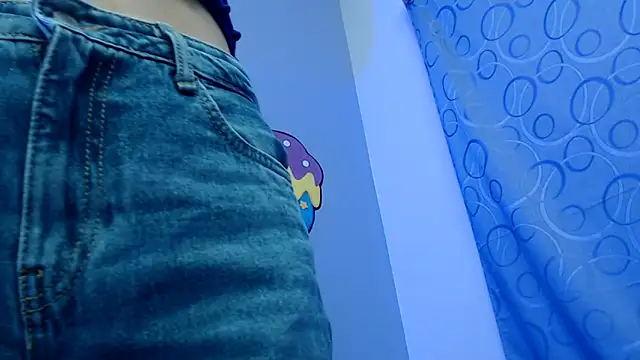 skinnykalitzo18 online show from February 16, 2:24 pm