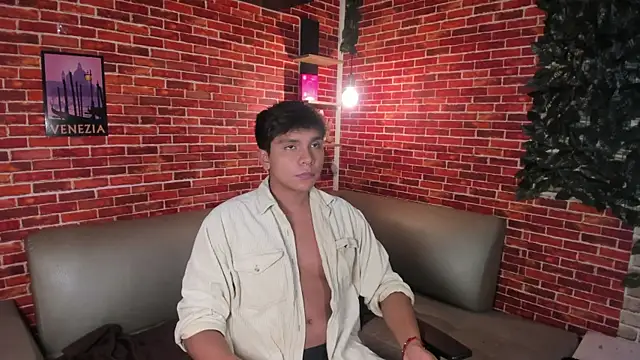 Thiago Kozak online show from May 27, 12:24 pm