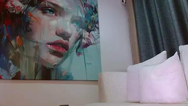 Snapshot of king_falconer chatting on February 18, 3:24 am king falconer online show from February 18, 3:24 am