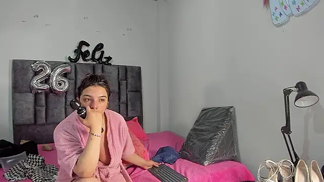 Esmeraldaa- online show from March 7, 9:12 pm