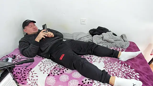 Snapshot of fuckynations chatting on January 3, 11:57 am fuckynations online show from January 3, 11:57 am