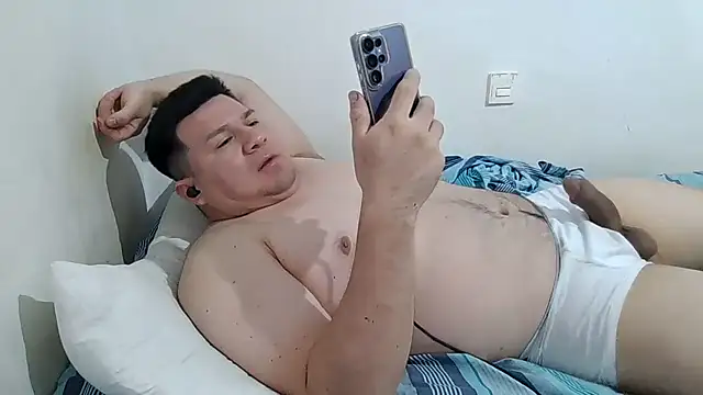 Snapshot of fuckynations chatting on July 7, 12:02 am fuckynations online show from July 7, 12:02 am