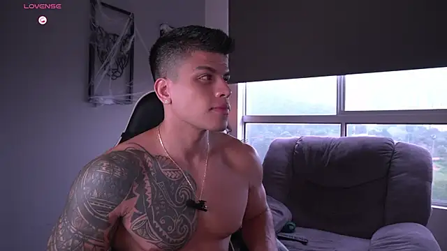tyler muscle1 online show from October 23, 12:37 pm