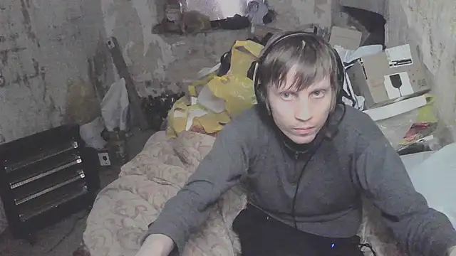 Snapshot of makarov1993 chatting on April 18, 7:58 pm makarov1993 online show from April 18, 7:58 pm