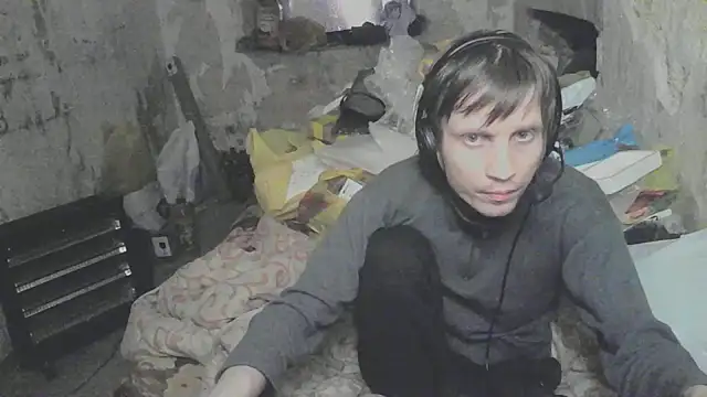 Snapshot of makarov1993 chatting on April 19, 6:10 pm makarov1993 online show from April 19, 6:10 pm