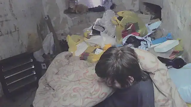 Snapshot of makarov1993 chatting on April 20, 7:44 am makarov1993 online show from April 20, 7:44 am