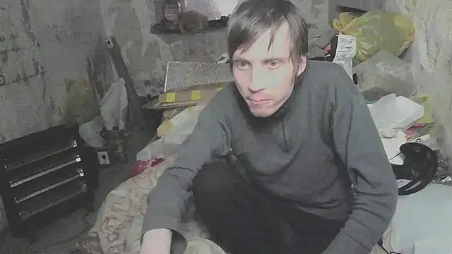 Snapshot of makarov1993 chatting on April 21, 7:39 pm makarov1993 online show from April 21, 7:39 pm