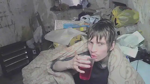 Snapshot of makarov1993 chatting on April 22, 7:55 am makarov1993 online show from April 22, 7:55 am