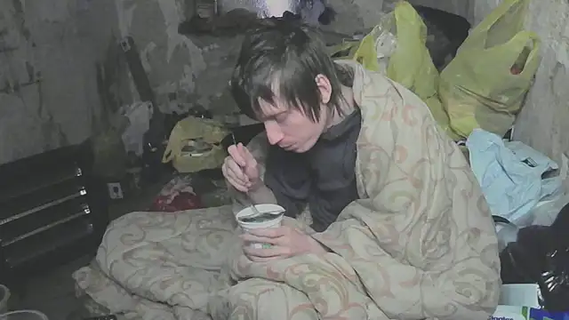 Snapshot of makarov1993 chatting on April 29, 3:10 am makarov1993 online show from April 29, 3:10 am