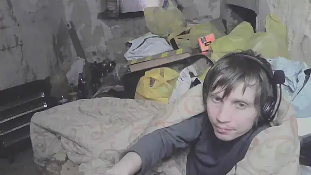 Snapshot of makarov1993 chatting on April 29, 5:30 pm makarov1993 online show from April 29, 5:30 pm