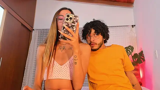 Snapshot of emmmalym chatting on September 9, 1:38 am emmmalym online show from September 9, 1:38 am