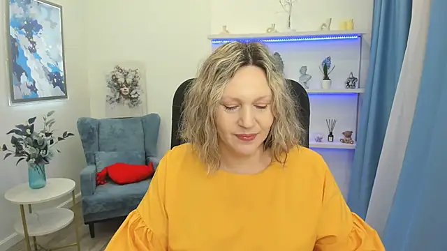 NinaStarle online show from March 18, 4:37 am