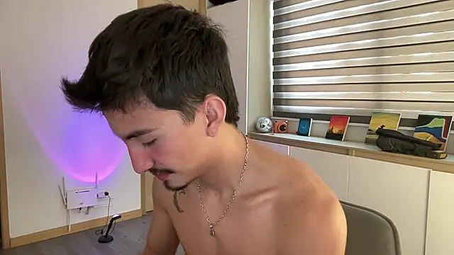 sweettaaron01 online show from November 24, 5:34 pm