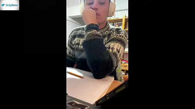 Snapshot of Haustin202 chatting on October 28, 1:20 am Haustin202 online show from October 28, 1:20 am